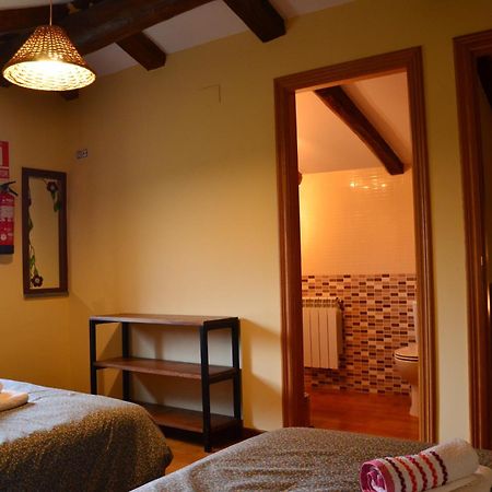 Apartamentos Rurales Tia Vicenta 圣埃乌拉利亚德奥斯科斯 外观 照片